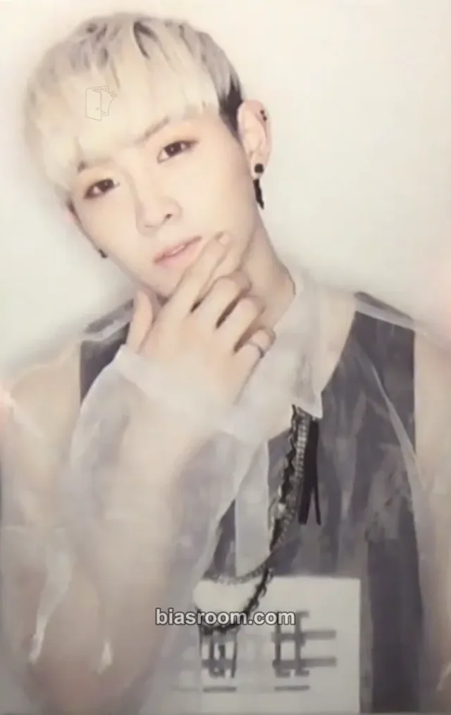XENO-T - Seogoong - Arario Album album photocard black version