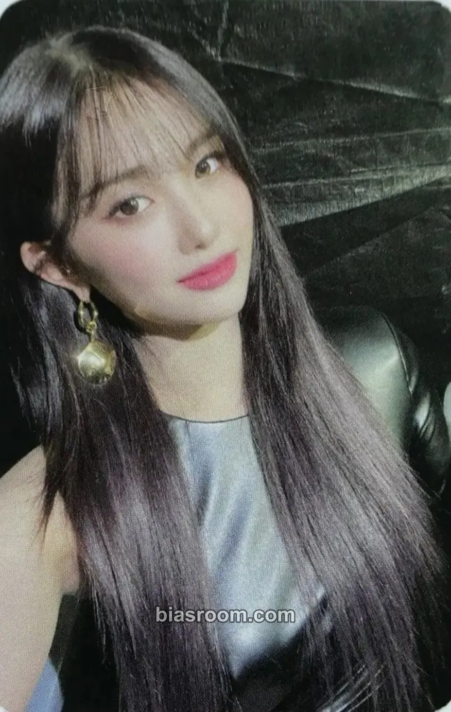 Aisha Return of The Girl Photocard - EVERGLOW - EVERGLOW K-pop photocard