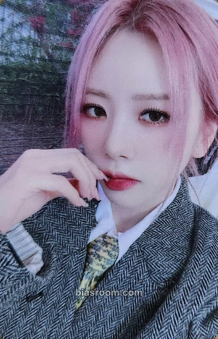 JiU Apocalypse : Follow Us Photocard - Dreamcatcher - Dreamcatcher K-pop photocard