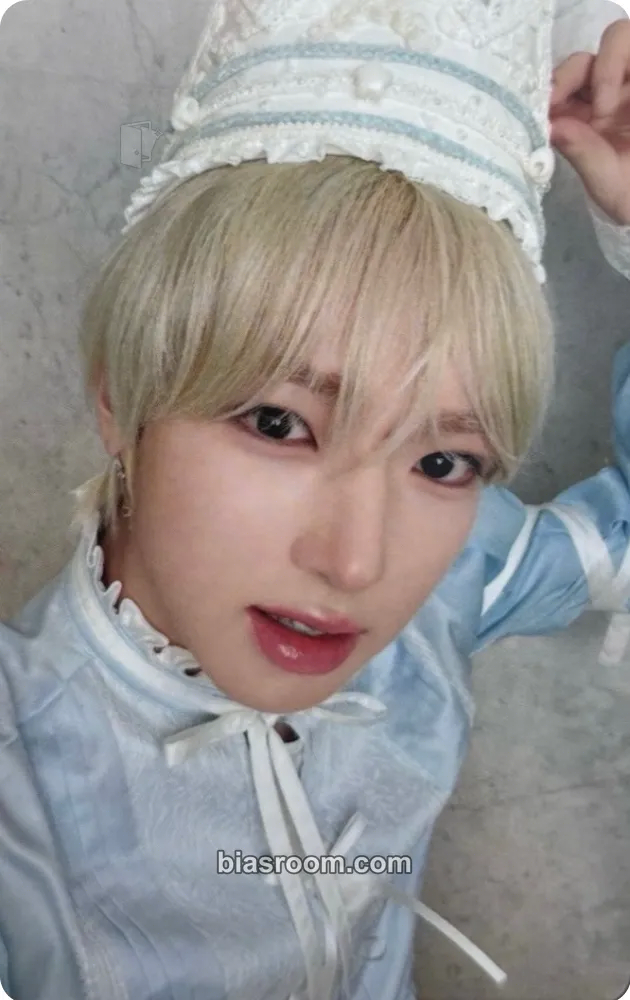 Sakuya 2ND ANNIVERSARY FANMEETING IN JAPAN <6人の王子様がプロポーズしてくるなんて聞いてないんですけど> (Help! All Six Princes Are Trying to Propose to Me) Photocard - NCT WISH - NCT WISH K-pop photocard