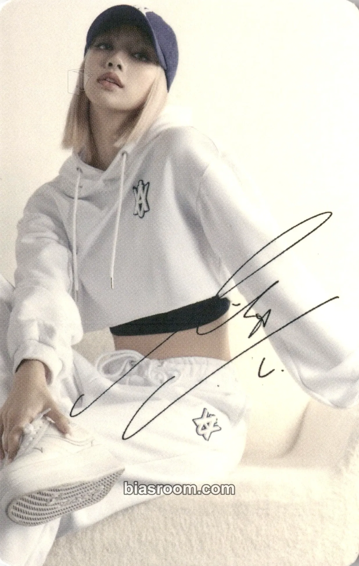 Lisa Lisa x acmé de la vie (ADLV) Photocard - BLACKPINK - BLACKPINK K-pop photocard