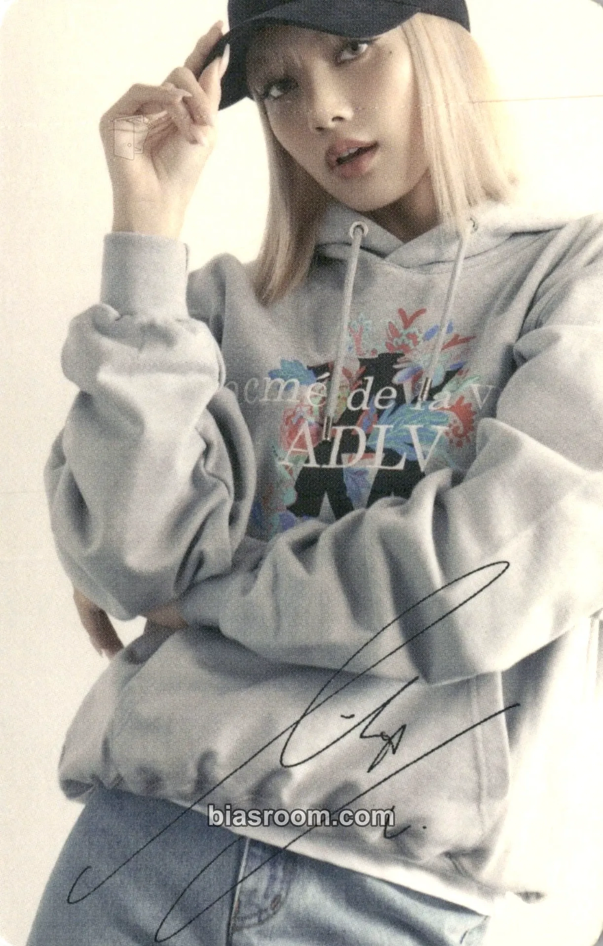 Lisa Lisa x acmé de la vie (ADLV) Photocard - BLACKPINK - BLACKPINK K-pop photocard