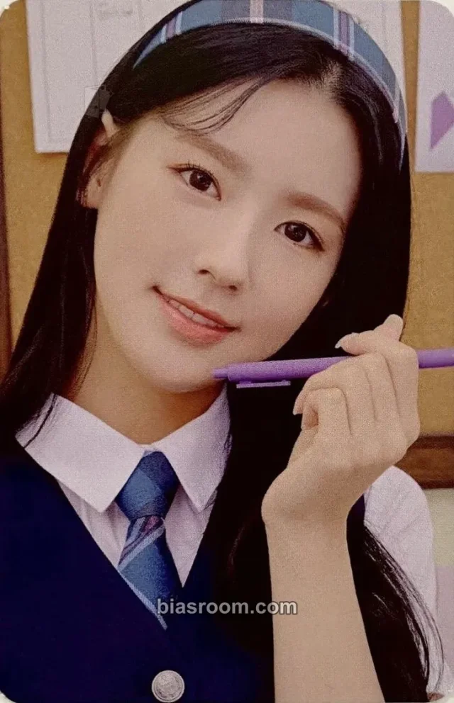 i-dle - Miyeon - 2nd Neverland Membership Other card wallet random photocard