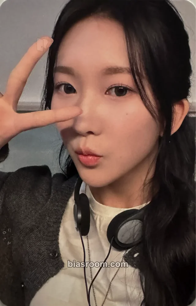 Young Posse - Yeonjung - ATE THAT Album flnk fansign headphone version