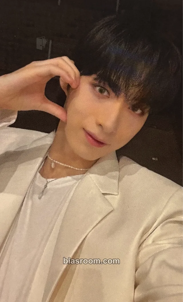 ONEUS - Xion - BLOOD MOON Album pob (pre-order benefit)