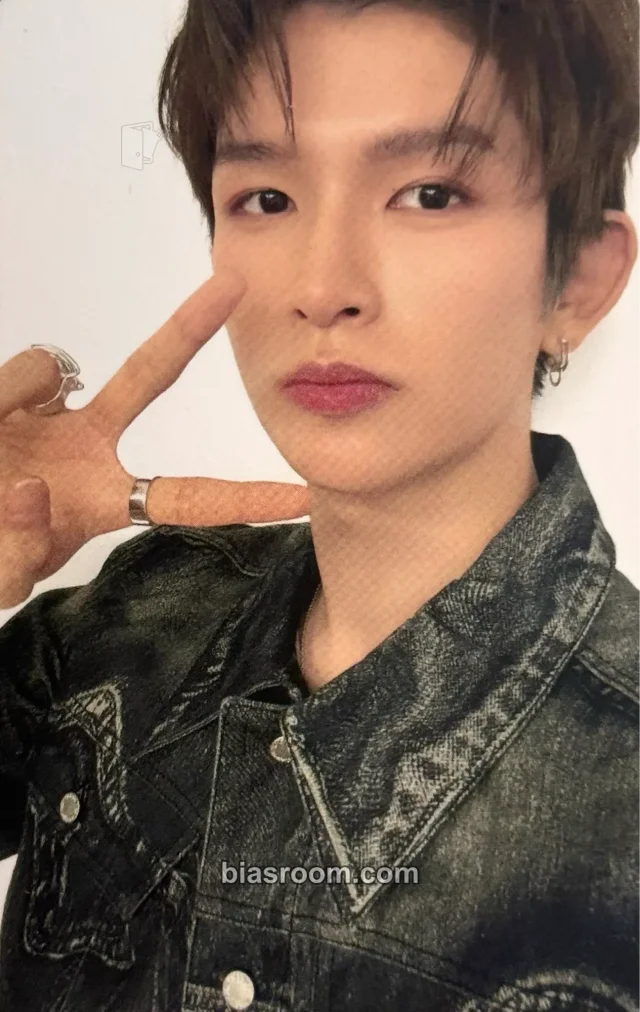 POLARIX - Xu Shihuan - Polarix Wonderland Magazine Other magazine photocard