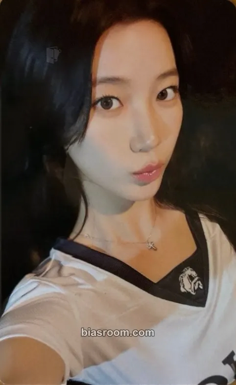 Kazuha Sound Coin Album Photocard - LE SSERAFIM - LE SSERAFIM K-pop photocard