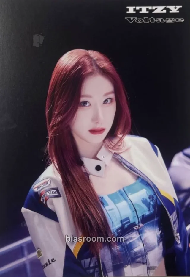 ITZY - Chaeryeong - Voltage Album japan merch photocard non-standard size trading card