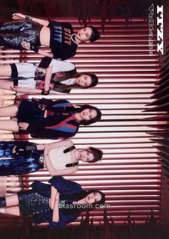 ITZY - Voltage Album japan merch photocard trading card non-standard size