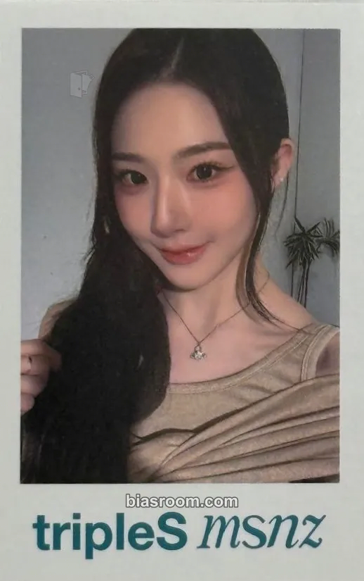 Xinyu Beyond Beauty Photocard - tripleS - tripleS K-pop photocard