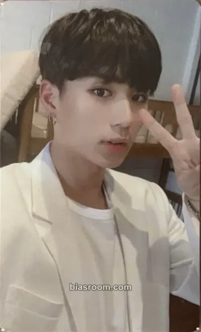 1the9 - Junseo - Hello, Wonderland Event C version photocard set white version