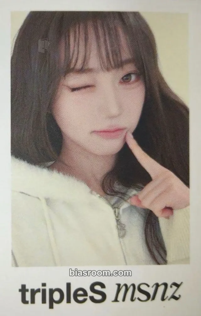 tripleS - Shion - Beyond Beauty Album everline round 11 fansign polaroid
