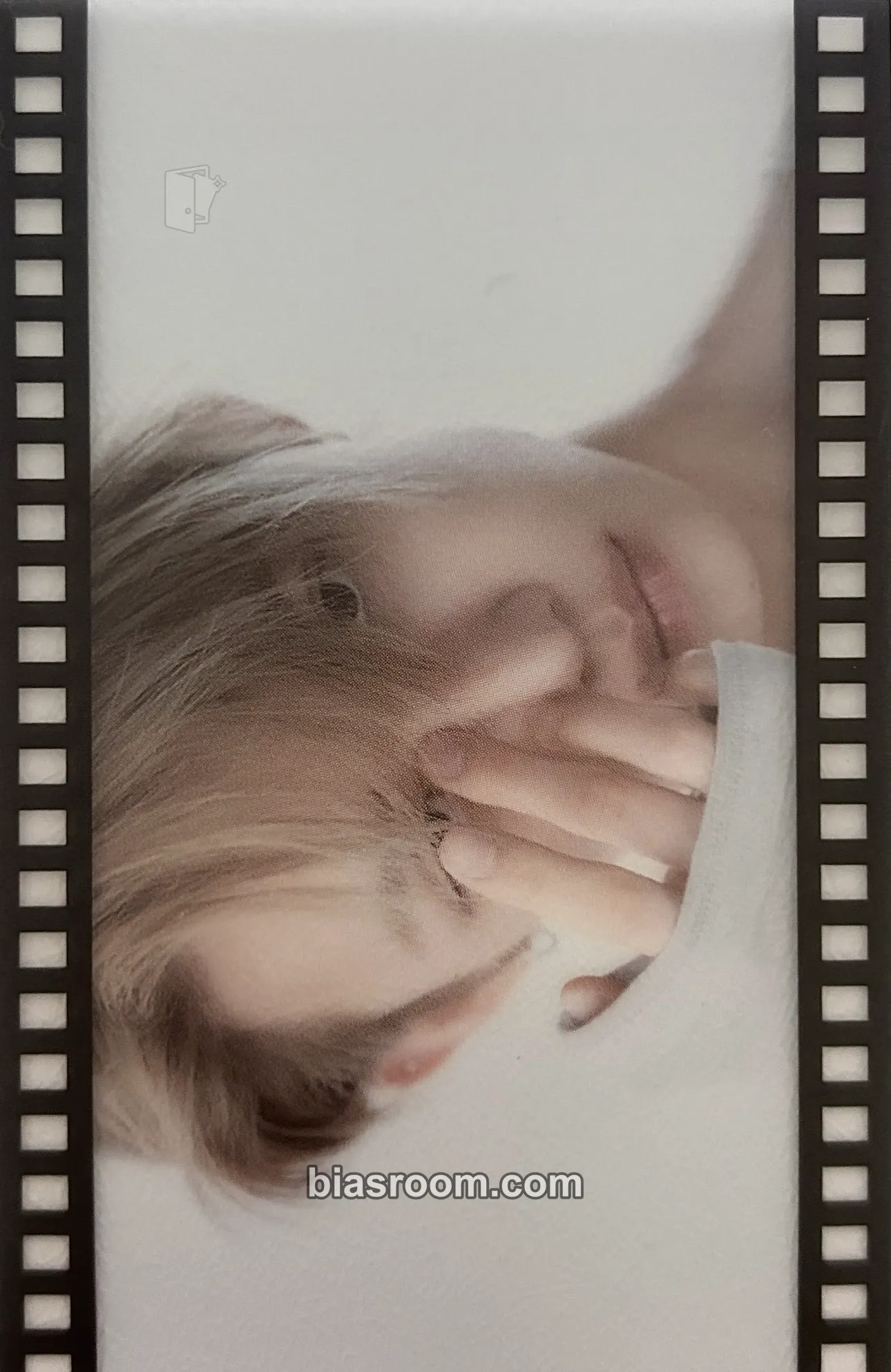 Yeonjun NO LABELS: PART 02 Photocard - TOMORROW X TOGETHER - TOMORROW X TOGETHER K-pop photocard