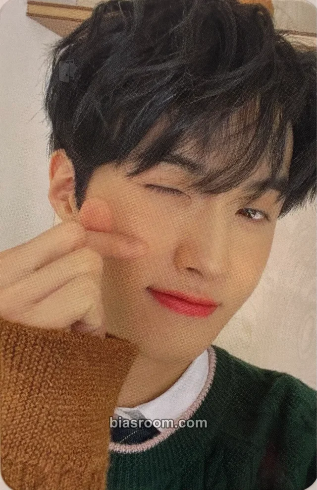 PENTAGON - Yeo One - 2022 Season's Greetings Other pob (pre-order benefit) season's greetings cubee