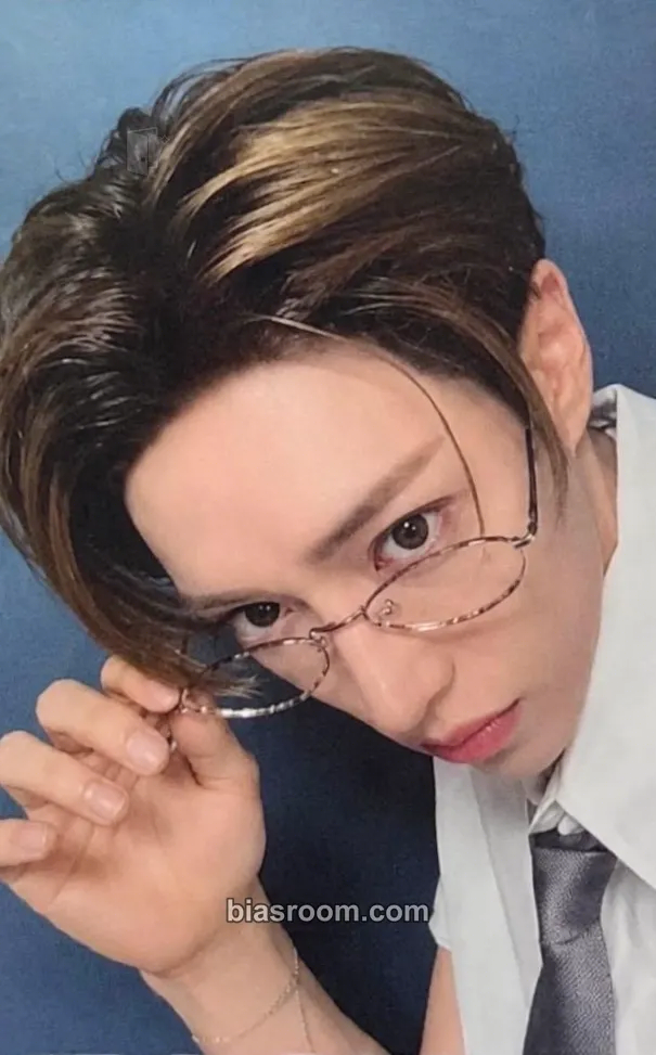 Arno ALPHA DRIVE ONE x NO COFFEE Photocard - ALPHA DRIVE ONE - ALPHA DRIVE ONE K-pop photocard