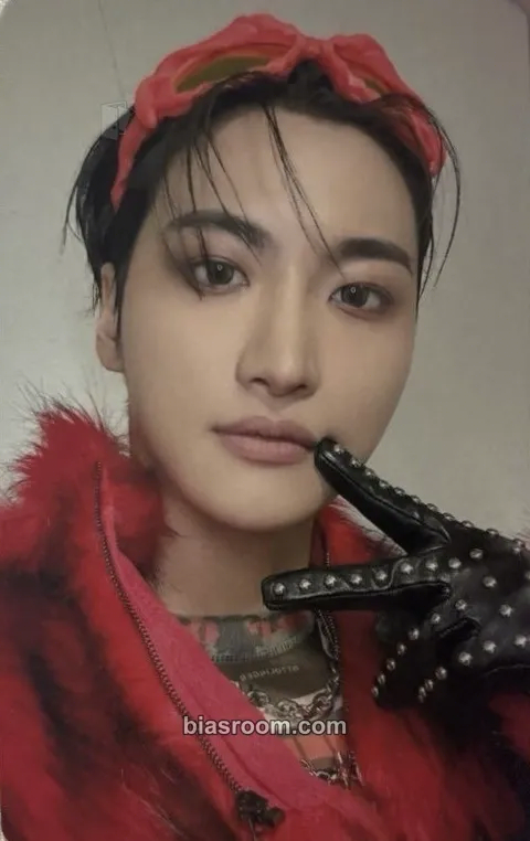 Seonghwa GOLDEN HOUR : Part.5 Photocard - ATEEZ - ATEEZ K-pop photocard