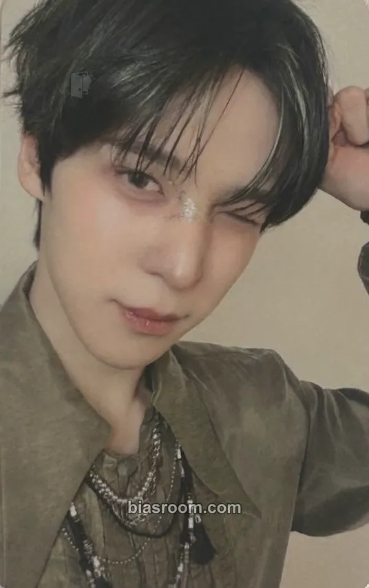 Yunho GOLDEN HOUR : Part.5 Photocard - ATEEZ - ATEEZ K-pop photocard