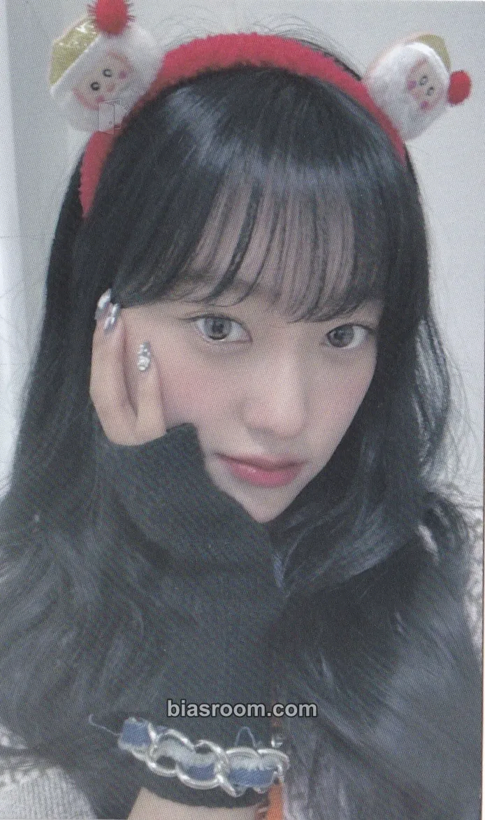 Choerry 2024 Season's Greetings: Shoot for the Moon Photocard - ARTMS - ARTMS K-pop photocard