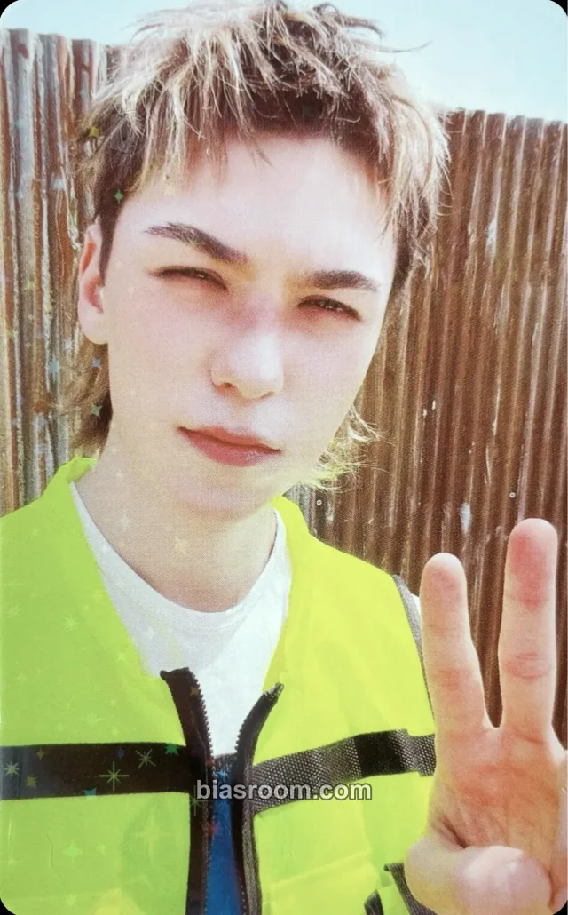 SEVENTEEN - Vernon - V8 Album weverse japan shop (wvj) winner benefit lottery holographic (hologram)