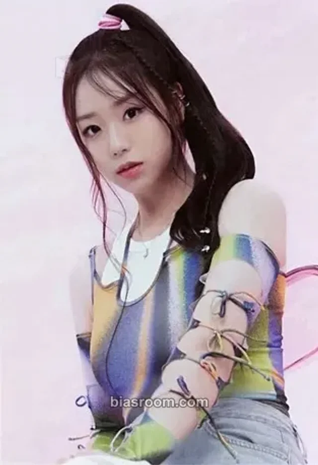tripleS - Chaeyeon - Mujuk Album merch postcard set