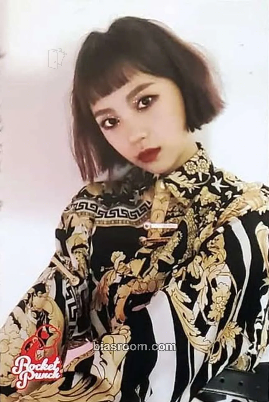 Sohee Red punch Photocard - Rocket Punch - Rocket Punch K-pop photocard