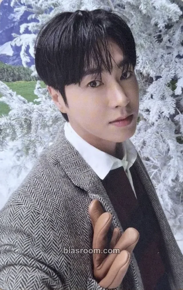 TVXQ - U-Know Yunho - 2022 Winter SMTOWN : SMCU PALACE Album guest version album photocard