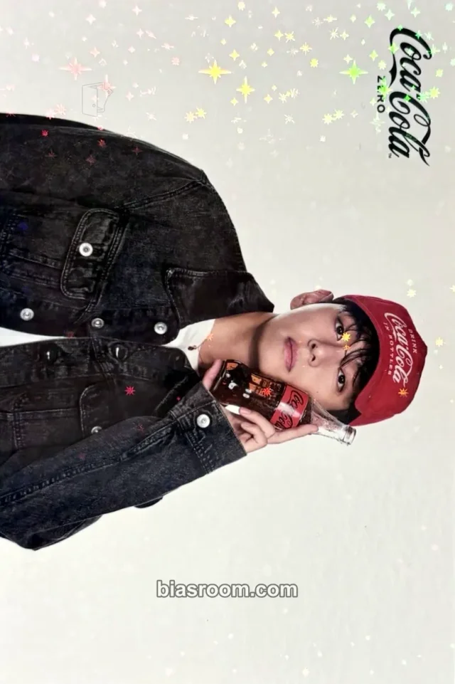 BTS - V - V x Coca Cola Other coca-cola brand collaboration holographic (hologram) food order benefit singapore postcard