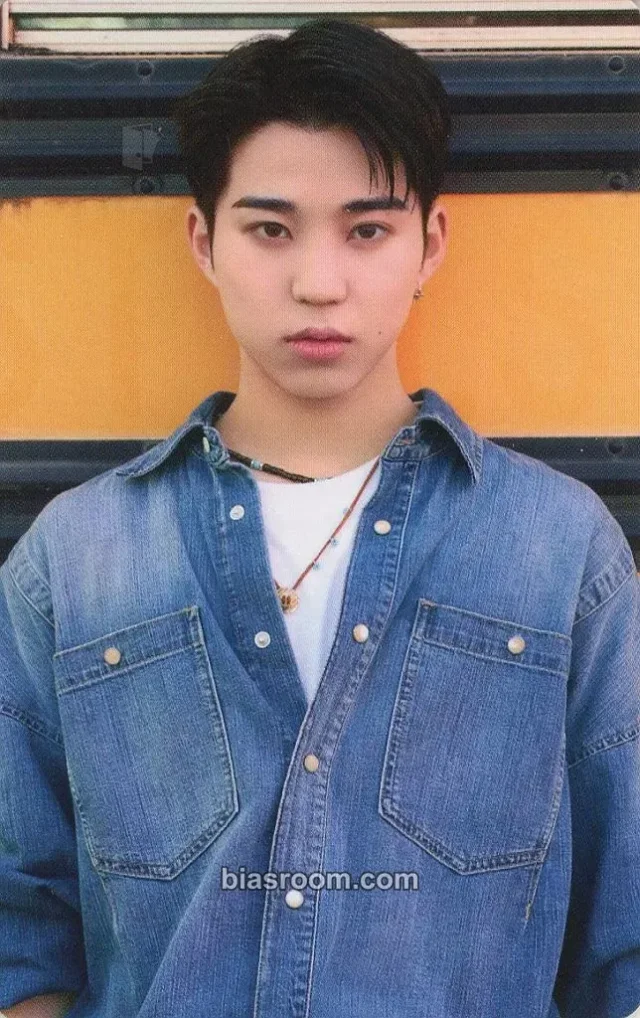 Hi-Fi Un!corn - SHUTO - Teenage Blue Album album photocard B version