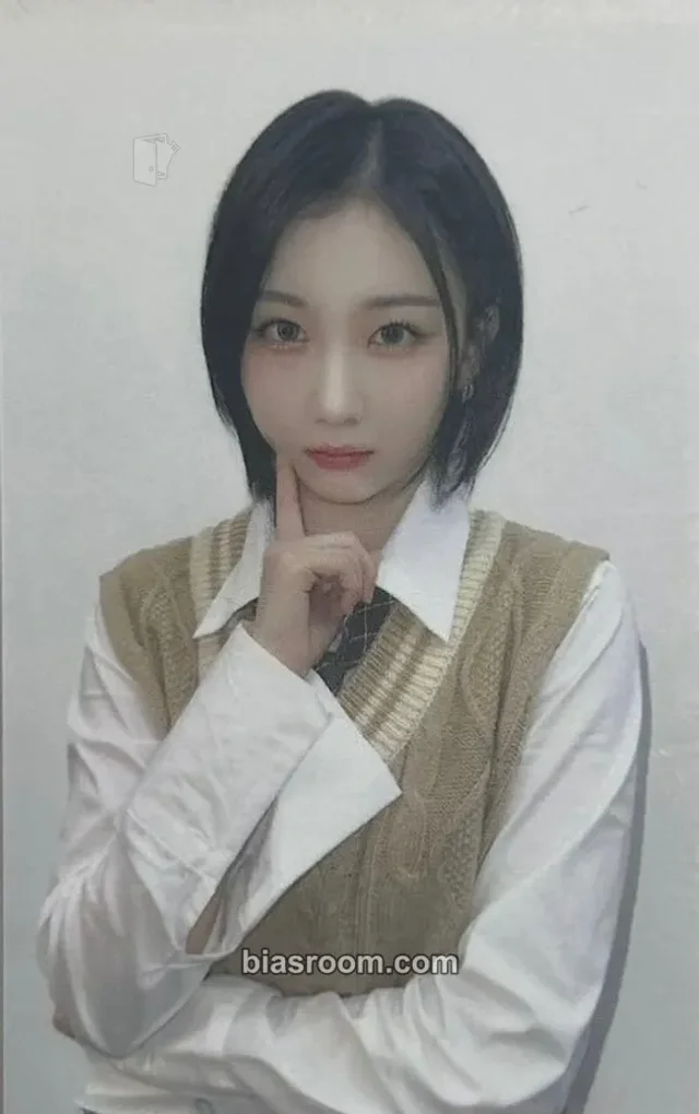 tripleS - Kaede - 2025 Season's Greetings: tripleSchool Other everline pob (pre-order benefit) supplemental mini postcard