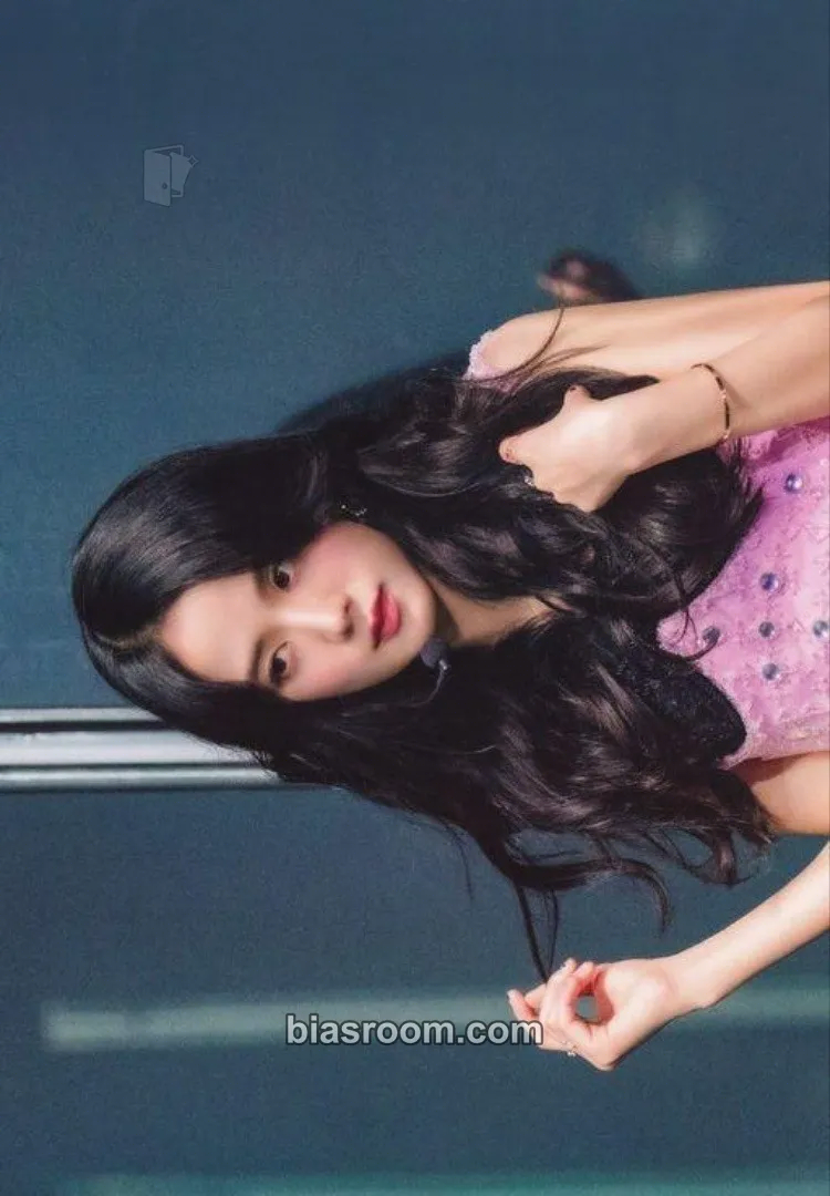 Jisoo BLACKPINK 2021 'THE SHOW' LIVE DVD & KiT VIDEO Photocard - BLACKPINK - BLACKPINK K-pop photocard