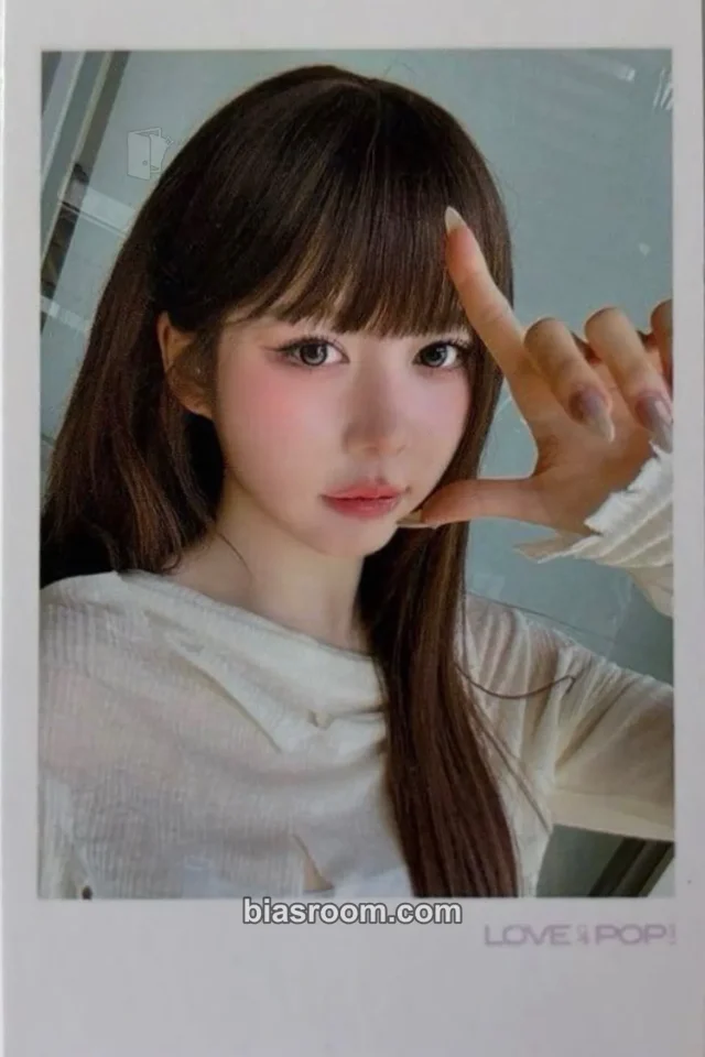 tripleS - Hyerin - LOVE&POP pt.1 Album 1st music pob (pre-order benefit) polaroid