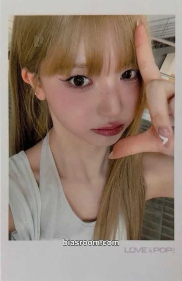 tripleS - Yeonji - LOVE&POP pt.1 Album 1st music pob (pre-order benefit) polaroid