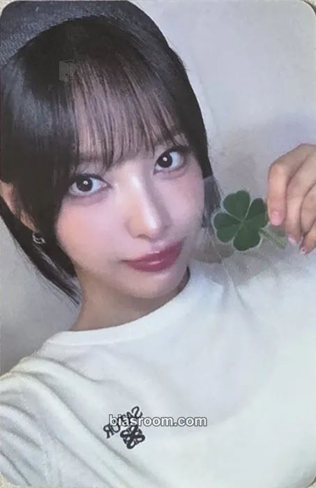 Moon Sua The Collective Soul and Unconscious: Chapter Two Photocard - Billlie - Billlie K-pop photocard