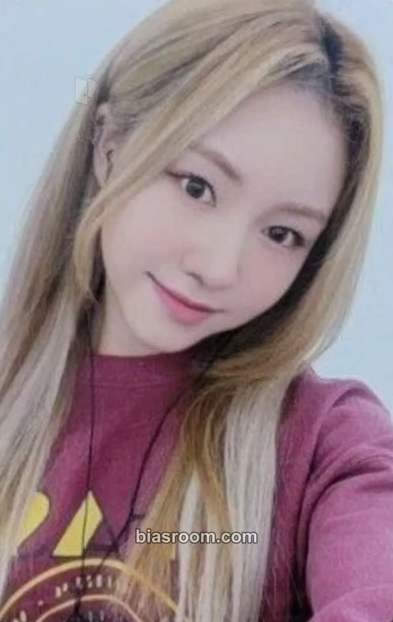 Dahyun Flash Photocard - Rocket Punch - Rocket Punch K-pop photocard