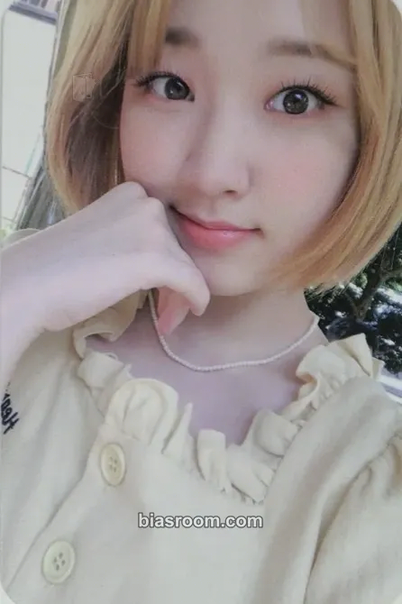 Jiyoon Play Game : Holiday Photocard - Weeekly - Weeekly K-pop photocard