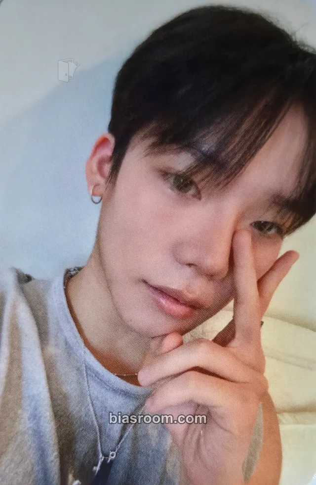 RE:WIND - Eddie - RE:WIND Pre:Release Merchandise Other merch photocard merch inclusion