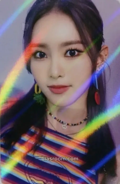 Monday Play Game : Holiday Photocard - Weeekly - Weeekly K-pop photocard