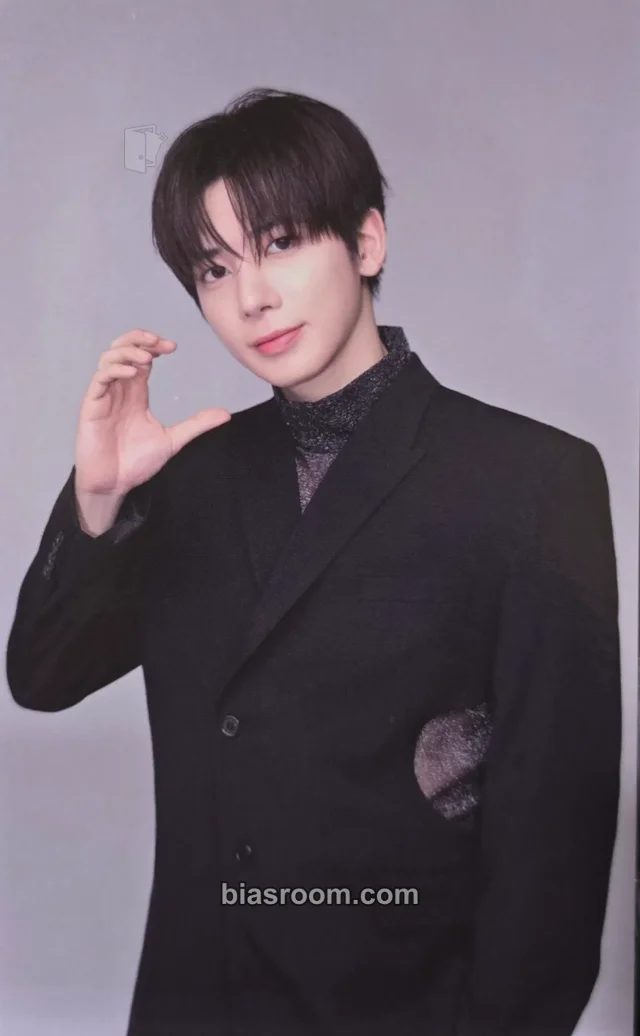 TOMORROW X TOGETHER - Taehyun - Act: Tomorrow In Seoul (Digital Code) Other photocard set weverse global shop (wvg)