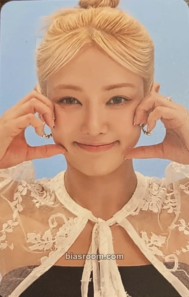 Girls' Generation - Hyoyeon - SMTOWN 2025: THE CULTURE, THE FUTURE Album the future version album photocard