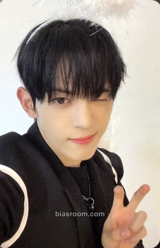 NOWZ - Hyeonbin - IGNITION Album apple music fansign round 1