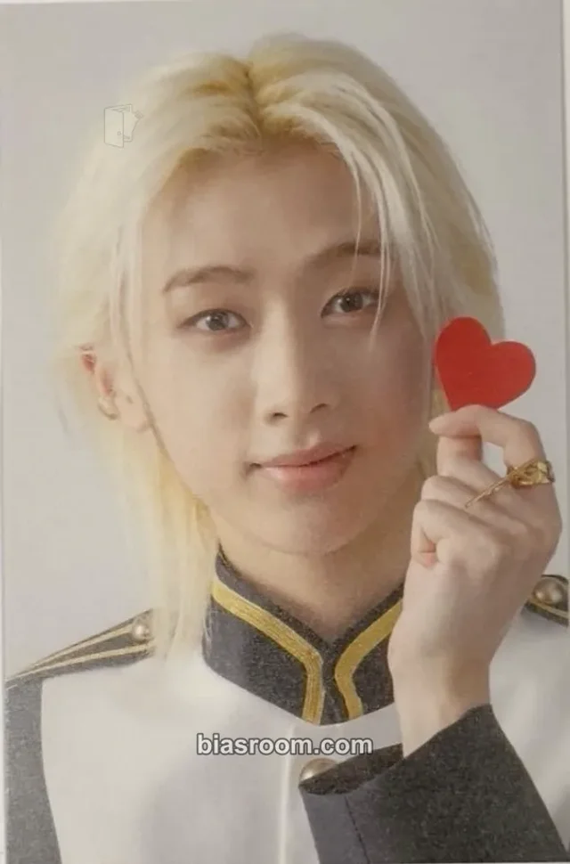 Hi-Fi Un!corn - MIN - Teenage Blue Album random photocard
