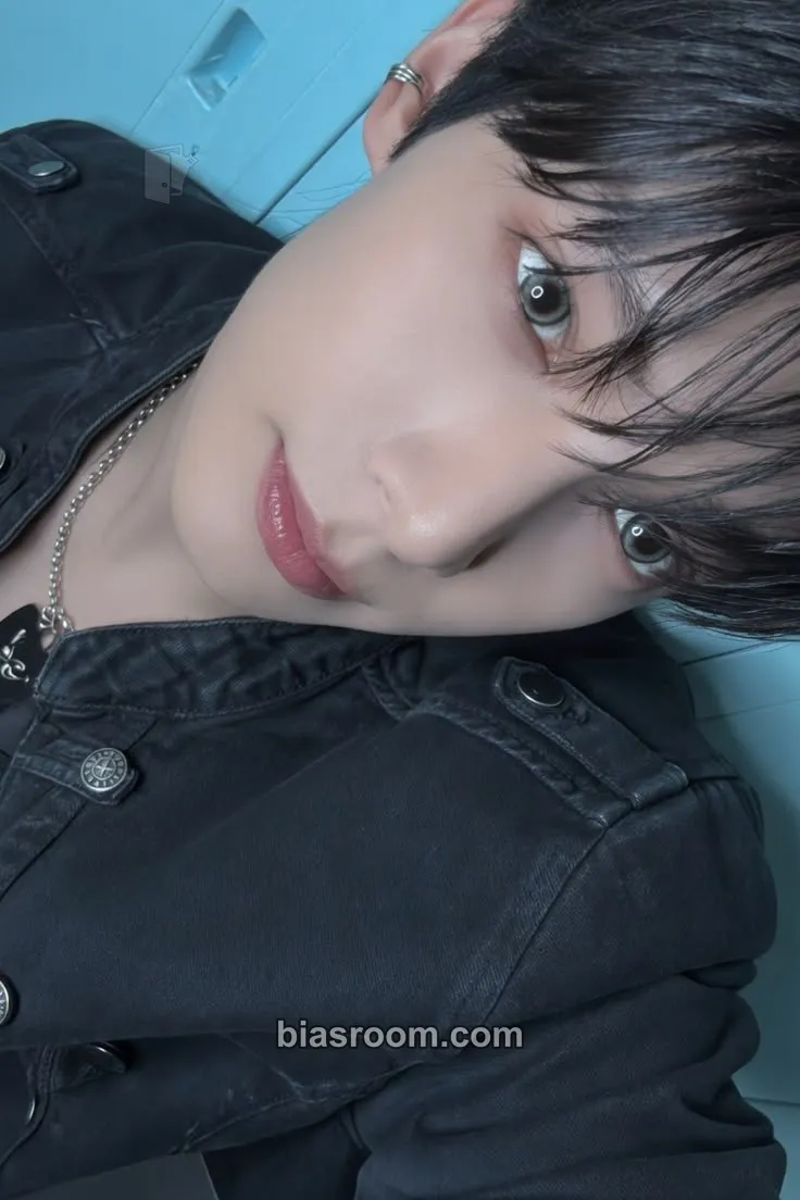 Chuei Li Yu YOUTH ERROR Photocard - FLARE U - FLARE U K-pop photocard