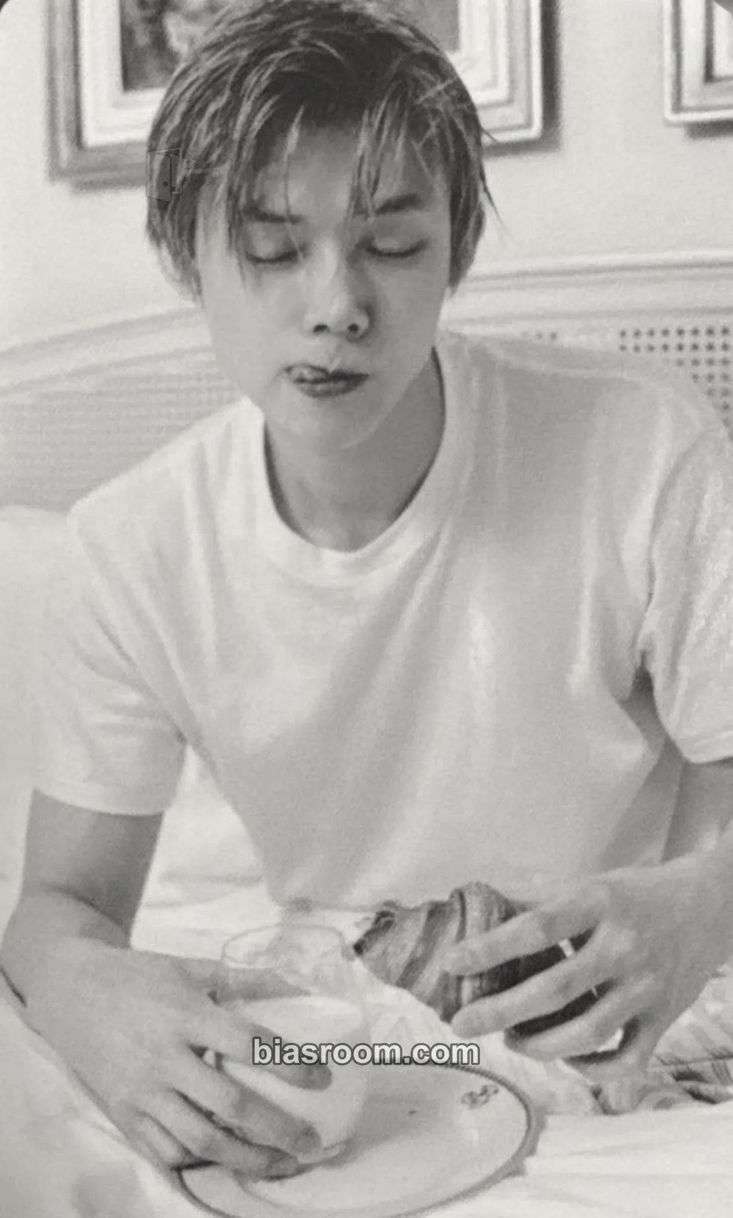 Yeonjun NO LABELS: PART 02 Photocard - TOMORROW X TOGETHER - TOMORROW X TOGETHER K-pop photocard