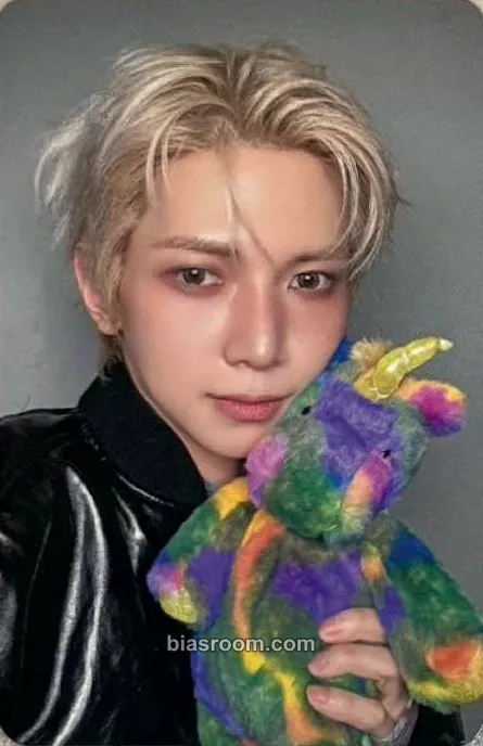Yeosang GOLDEN HOUR : Part.5 Photocard - ATEEZ - ATEEZ K-pop photocard