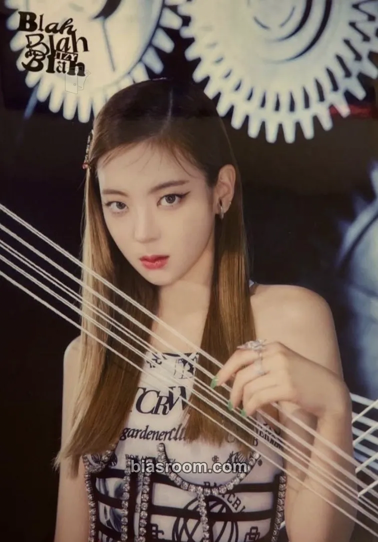 Lia Blah Blah Blah Photocard - ITZY - ITZY K-pop photocard