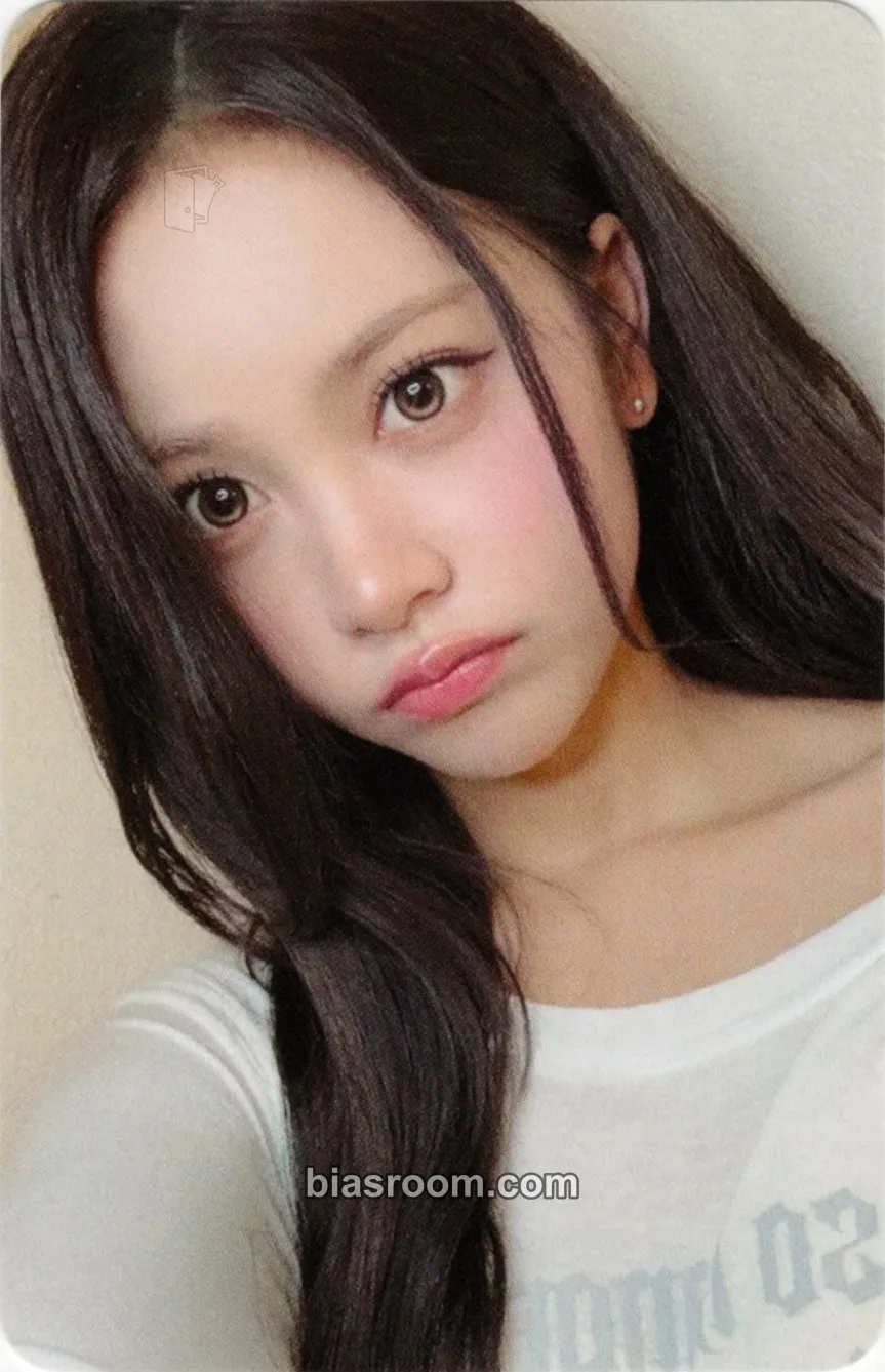 Carmen Lemon Tang Photocard - Hearts2Hearts - Hearts2Hearts K-pop photocard