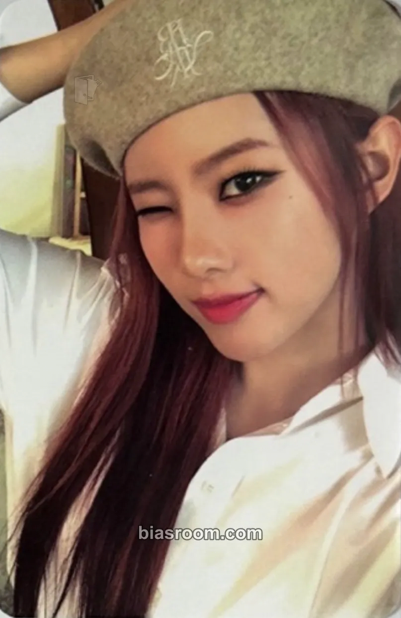 Monday Weeekly 2024 Season's Greetings: Draw Our Dream Photocard - Weeekly - Weeekly K-pop photocard