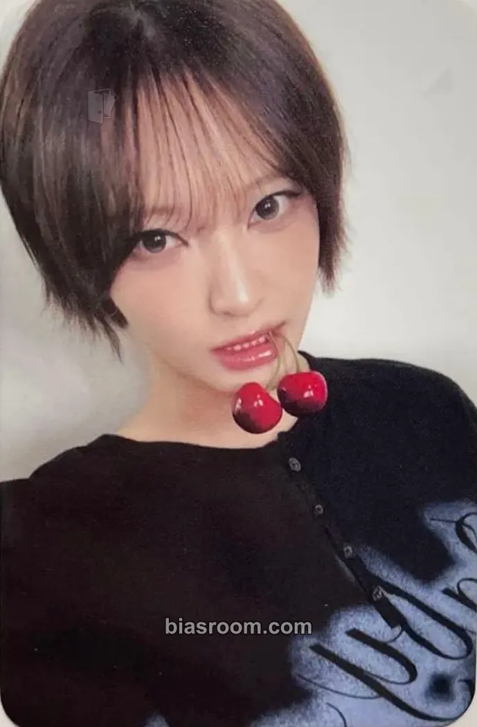 Moon Sua The Collective Soul and Unconscious: Chapter Two Photocard - Billlie - Billlie K-pop photocard