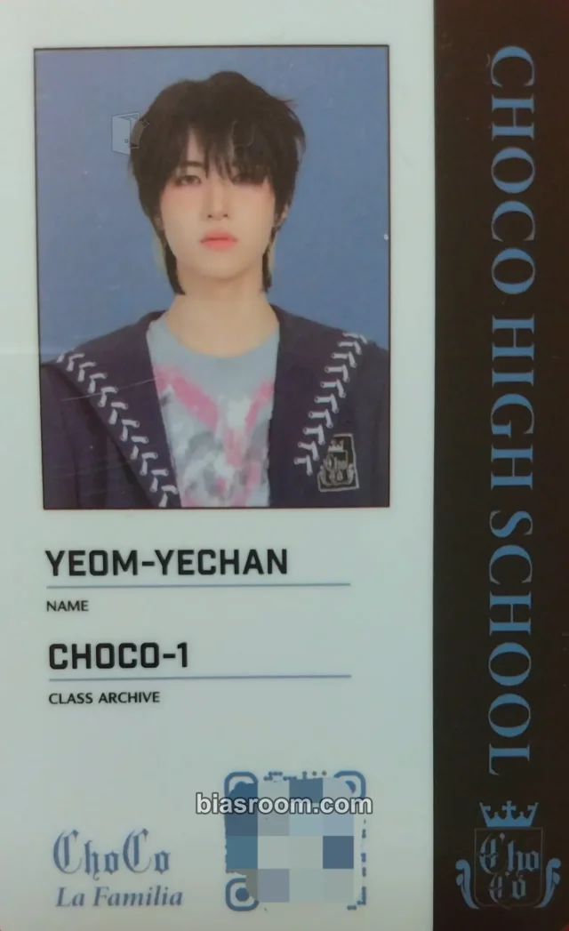 ChoCo - Yechan - La Familia Album id card album inclusion album photocard qr card