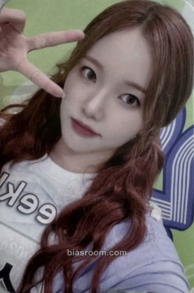 Soojin ISAC 2024 Photocard - Weeekly - Weeekly K-pop photocard